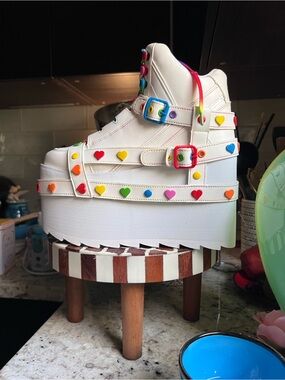 YRU White Platform Sneakers with Rainbow Heart Studs BRAND NEW! Size 8